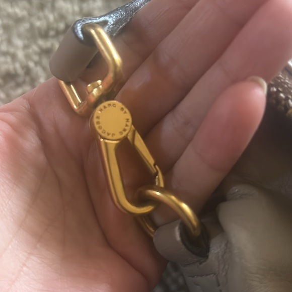 AUTH Pre-owned MARC by MARC JACOBS Goodbye Columbus Sylvie Cement Grey Crossbody - Picture 7 of 16